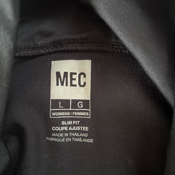 MEC Funnel Neck Long Sleeve Workout Top - Picture 2 of 2